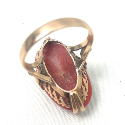 Vintage Coral Ring Set In Yellow Gold