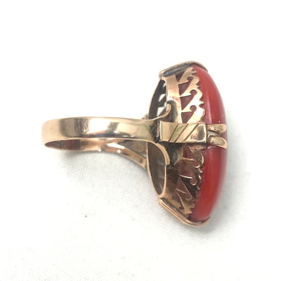 Vintage Coral Ring Set In Yellow Gold