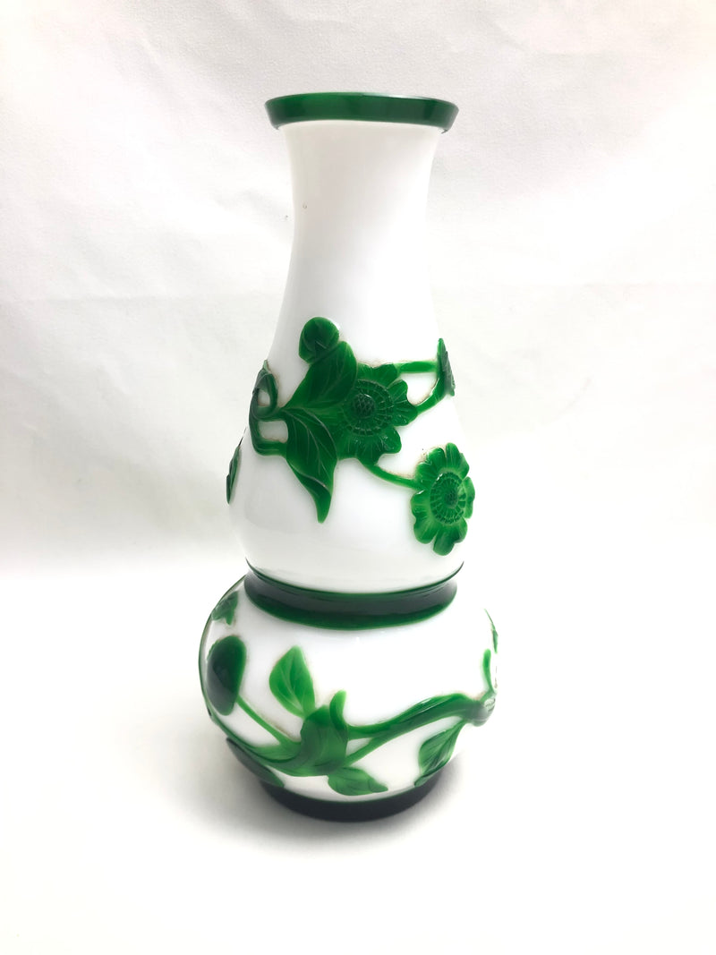 Chinese Peking glass vase