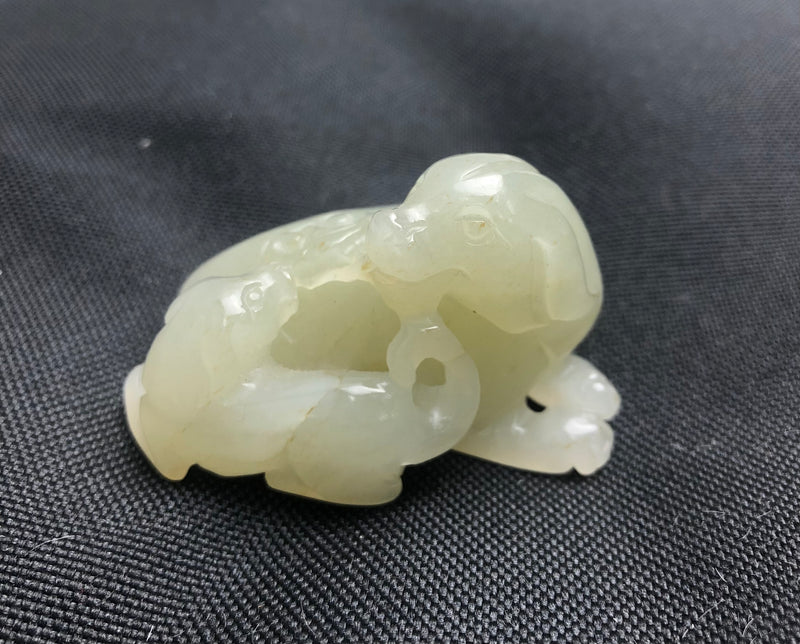 Chinese White Jade Carving of Two Badgers, Ching Dynasty, L:5cm